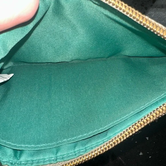 Travelon Quilted Snake Print Wristlet Pouch - Neutral Grey/Beige RFID - Picture 9 of 12